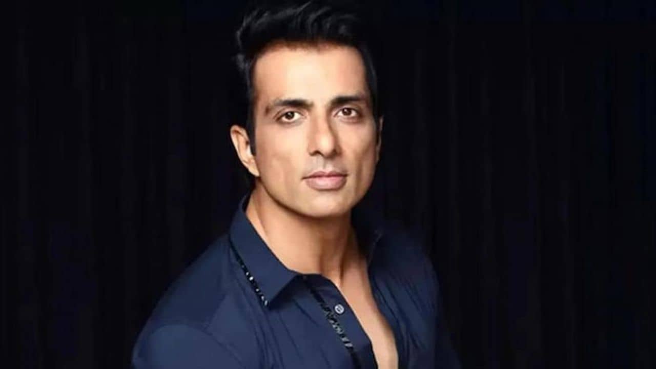 Sonu Sood: ‘খাবার নিয়ে আসছি!’ বিপর্যস্ত নেপালের পাশে দাঁড়ালেন সোনু সুদ, কী প্রমিস করলেন?