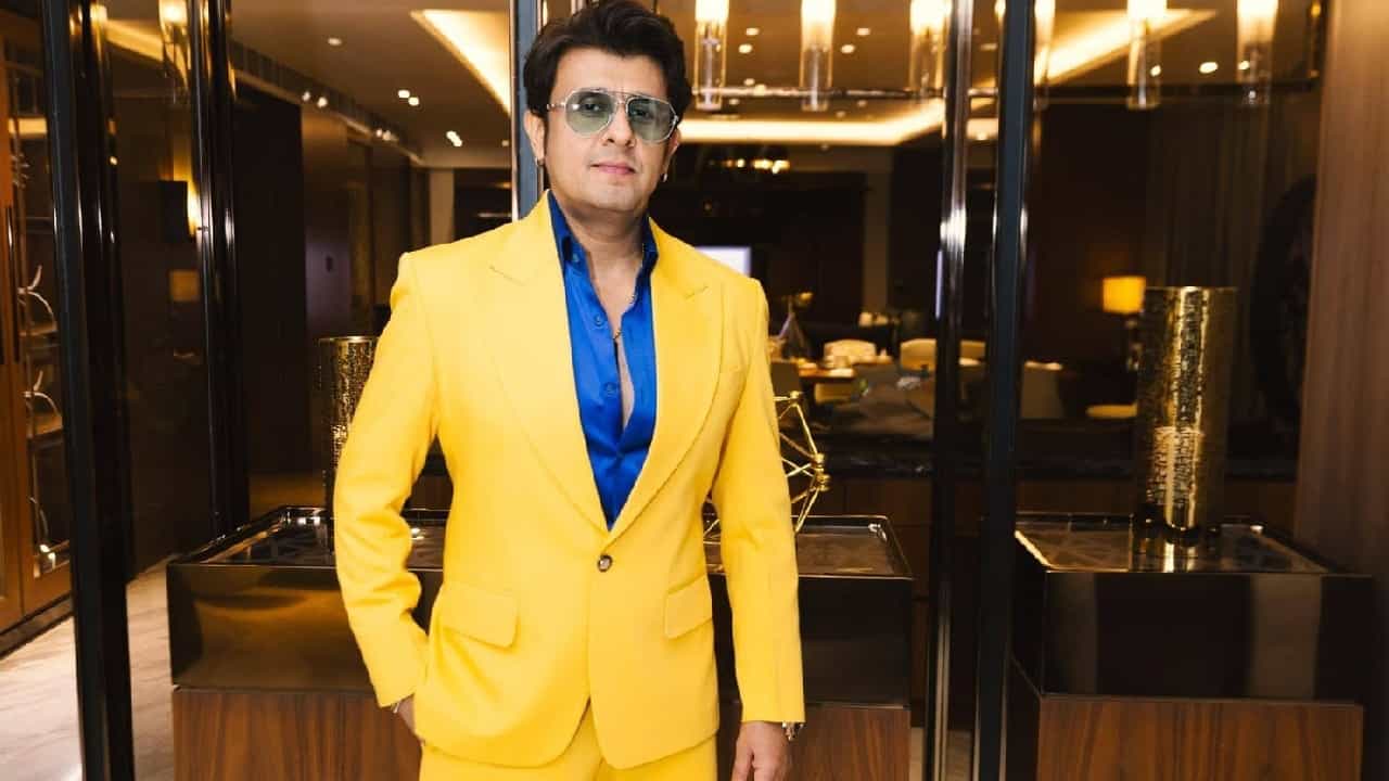 Sonu Nigam Controversy: নিট আন্দোলন নিয়ে কেন মুখ খোলেননি? বিস্ফোরক জবাব সোনু নিগমের Sonu Nigam Controversy: নিট আন্দোলন নিয়ে কেন মুখ খোলেননি? বিস্ফোরক জবাব সোনু নিগমের