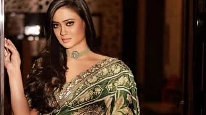 ঠান্ডা পানীয় অর্ডার করতেই সঙ্গে এল জ্যান্ত আরশোলা! কী বললেন শ্বেতা?