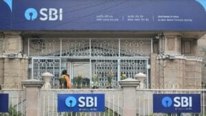 ব্যাঙ্কে চাকরি করতে চান? চলতি অর্থবর্ষে আপনাকে বড় সুযোগ দিচ্ছে এসবিআই!