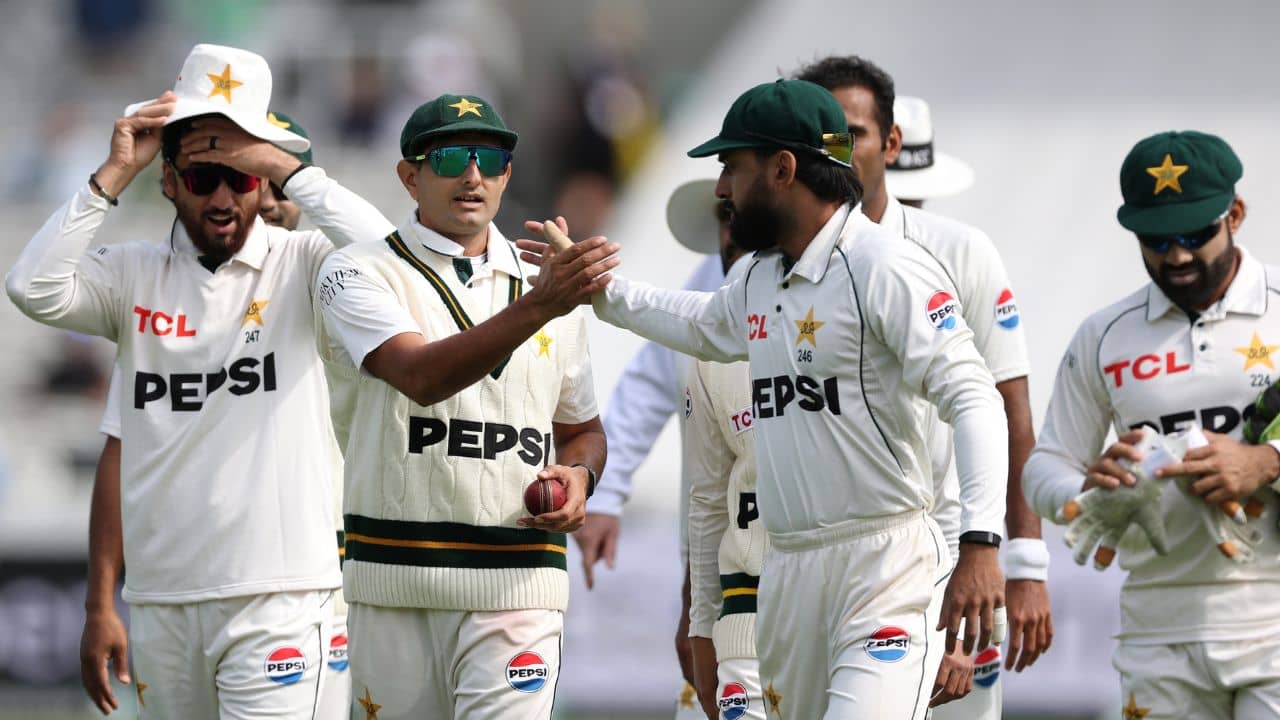Pakistan Cricket: শুধু হারে রক্ষে নেই, জরিমানা সহায়! আরও বিপাকে পাকিস্তানের টেস্ট দল!