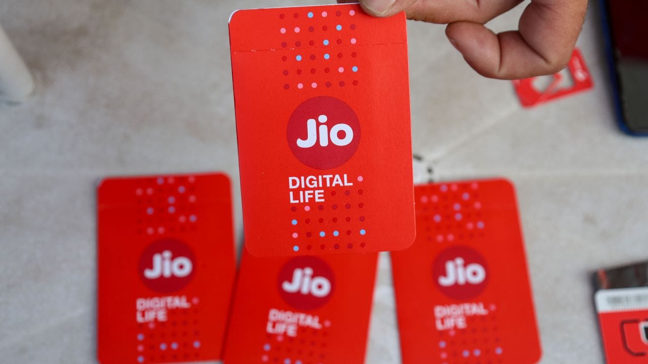 Jio New Offers: জিও সিম ব্যবহার করেন? ৩৪৯ টাকার রিচার্জ করলেই পাবেন এই অ্যাপ বিনামূল্যে! Jio New Offers: জিও সিম ব্যবহার করেন? ৩৪৯ টাকার রিচার্জ করলেই পাবেন এই অ্যাপ বিনামূল্যে!