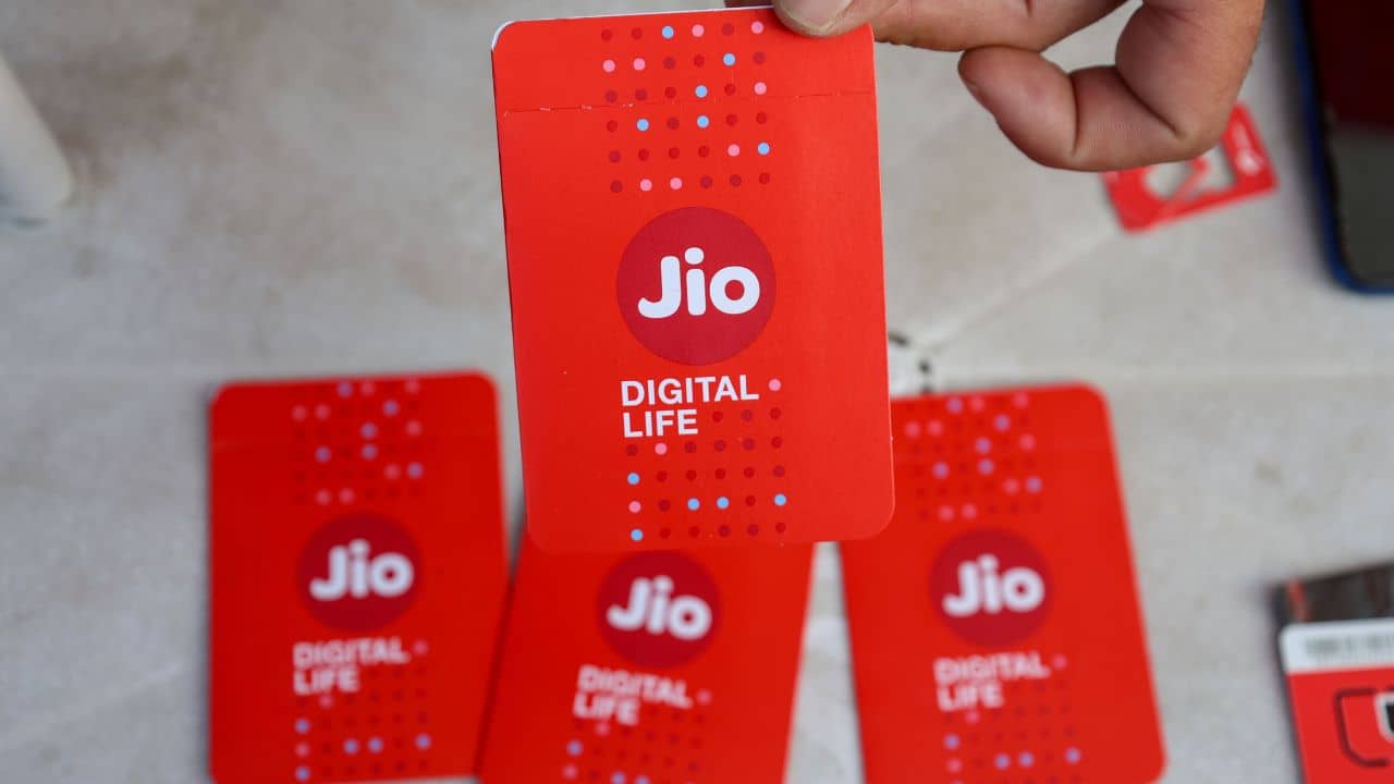 Jio New Offers: জিও সিম ব্যবহার করেন? ৩৪৯ টাকার রিচার্জ করলেই পাবেন এই অ্যাপ বিনামূল্যে!