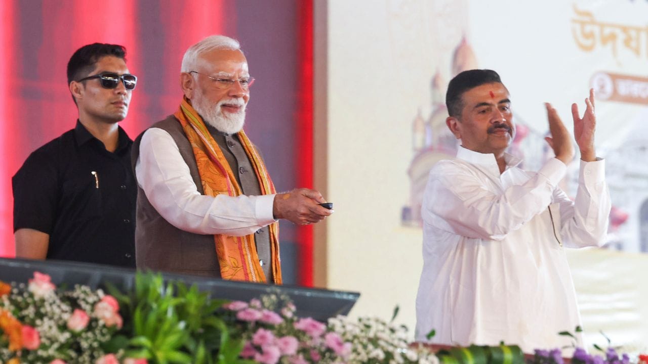 ২০২৪ সালে লোকসভা নির্বাচনে বিজেপি পায় ২৪০টি আসন। নরেন্দ্র মোদী বারাণসী আসন থেকে ১ লক্ষ ৫২ হাজারের বেশি ভোট পেয়ে জয়লাভ করেন ও তৃতীয়বারের জন্য দেশের প্রধানমন্ত্রী পদে শপথ নেন। এমন কী, তাঁর দল বিজেপি ২০২৬ বিধানসভা ভোটেও পশ্চিমবঙ্গে তৃণমূল কংগ্রেসের ১৫ বছরের সরকারের পতন ঘটায় ও নিজেরা প্রথমবার মসনদে বসার সুযোগ পায়। (Credit - Getty Images)