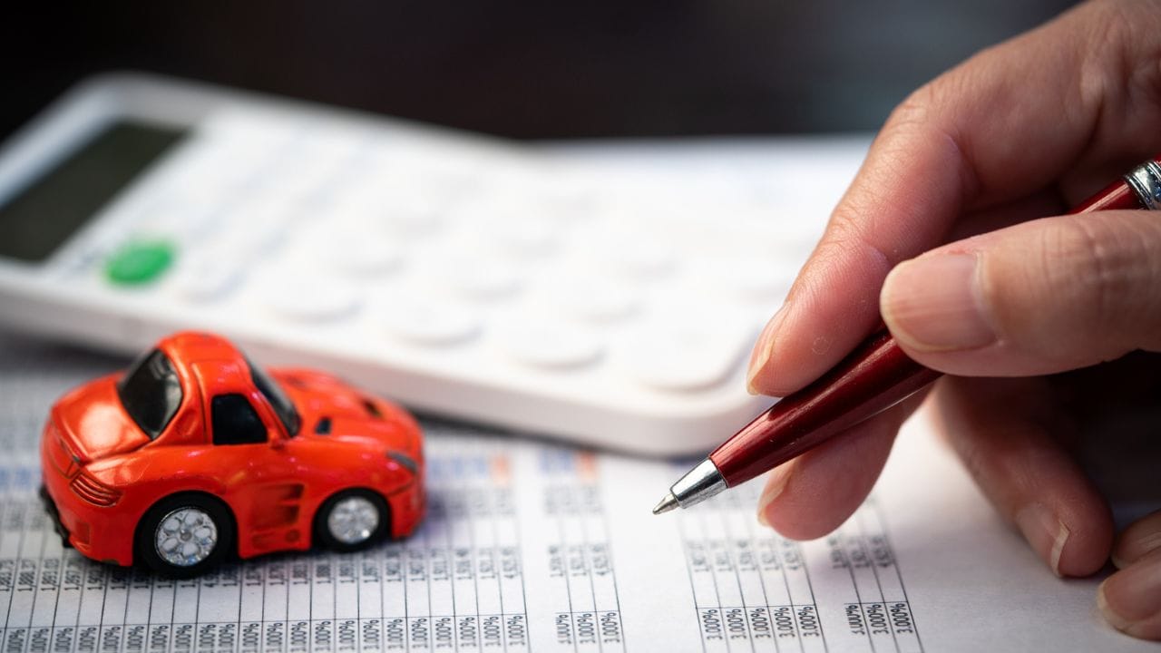 Car Loan: চাকরি চলে গেলেও বন্ধ হবে না গাড়ির ইএমআই, কী করবেন জেনে নিন!