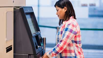 গ্রাহকদের জন্য বিরাট ঘোষণা, ATM থেকে টাকা তুলতে লাগবে না চার্জ!