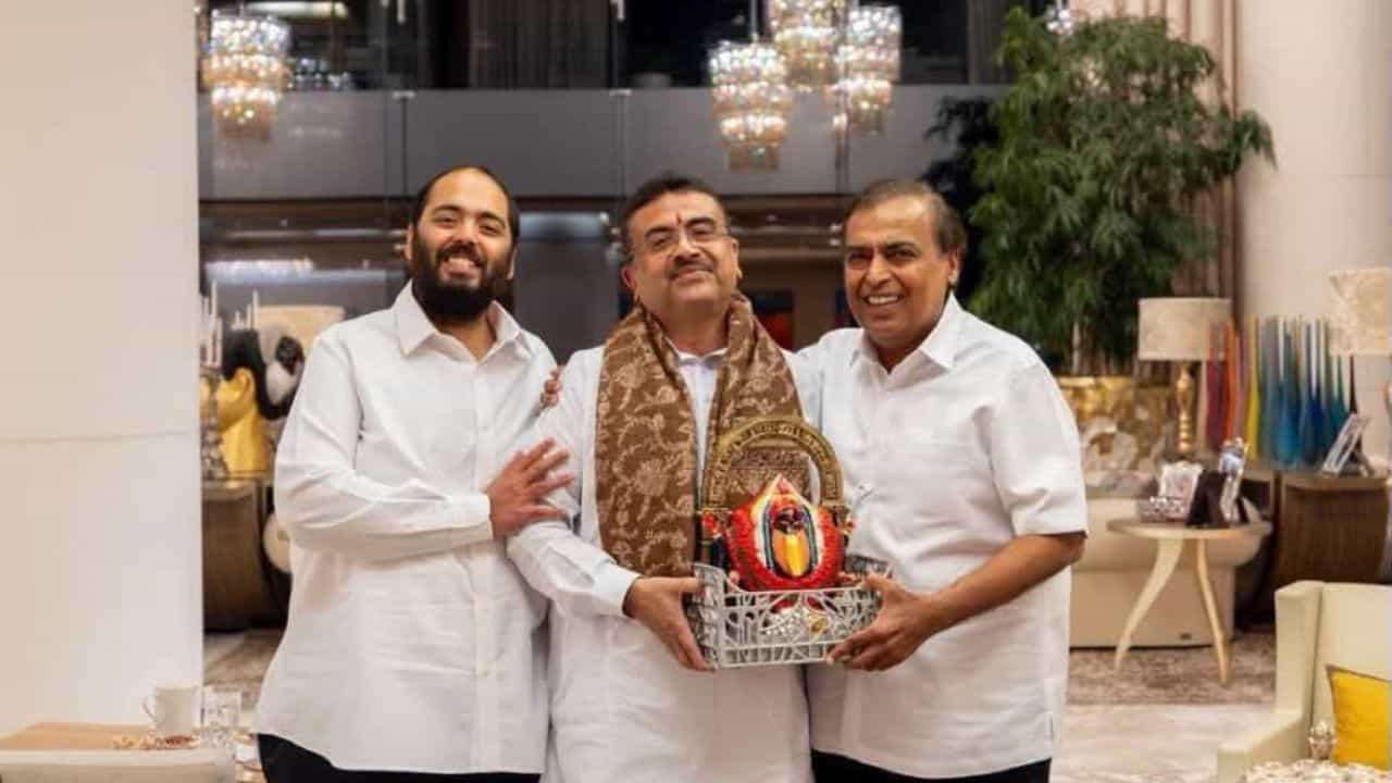 Suvendu Adhikari: লক্ষ্য বড় বিনিয়োগ, অ্যান্টিলিয়ায় মুকেশ অম্বানির সঙ্গে হাইভোল্টেজ বৈঠক মুখ্যমন্ত্রী শুভেন্দু অধিকারীর Suvendu Adhikari: লক্ষ্য বড় বিনিয়োগ, অ্যান্টিলিয়ায় মুকেশ অম্বানির সঙ্গে হাইভোল্টেজ বৈঠক মুখ্যমন্ত্রী শুভেন্দু অধিকারীর