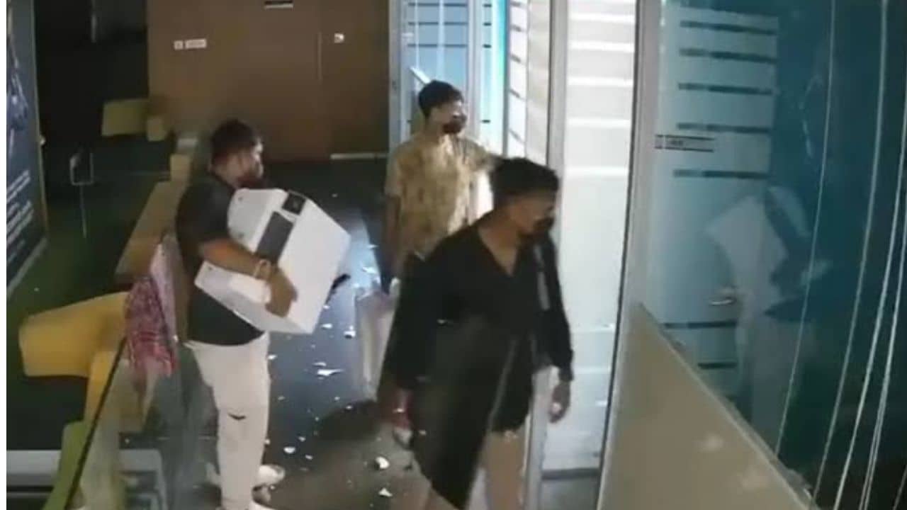 Abhishek Banerjee Office Attack: ক্যামাক স্ট্রিটের অফিসে হামলা, ভিডিয়ো পোস্ট করে ক্ষোভ উগরালেন অভিষেক