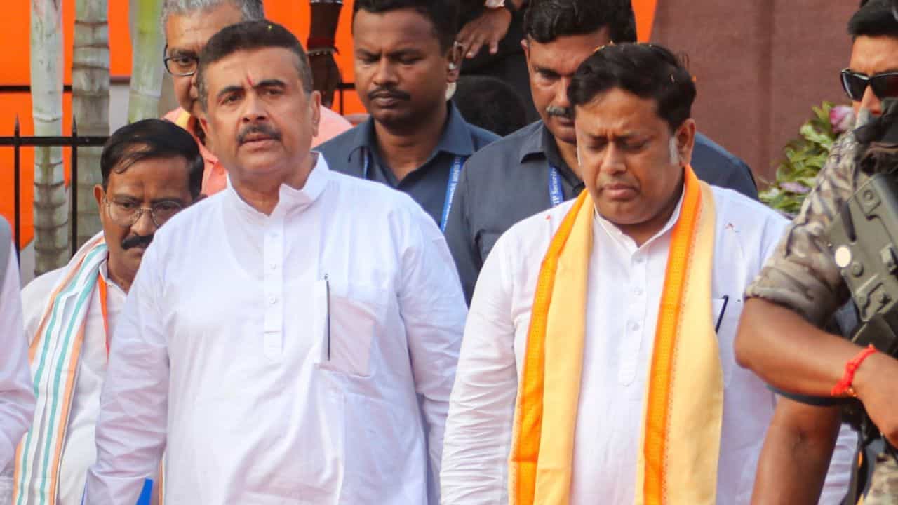 BJP Meeting: পশ্চিমবঙ্গ নিয়ে ফিডব্যাক RSS-র, শুভেন্দু-শমীককে কী নির্দেশ দিলেন নীতিন নবীন? BJP Meeting: পশ্চিমবঙ্গ নিয়ে ফিডব্যাক RSS-র, শুভেন্দু-শমীককে কী নির্দেশ দিলেন নীতিন নবীন?
