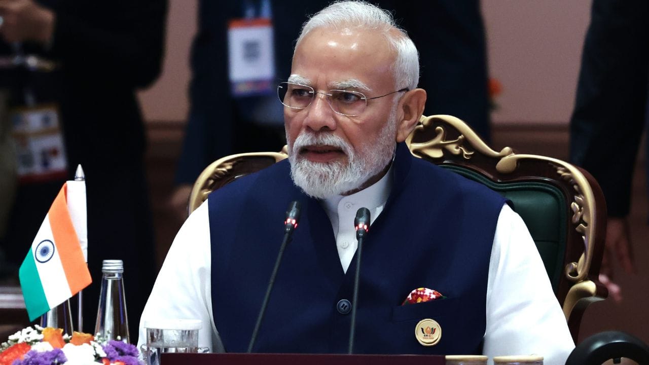 ৭২ ঘণ্টায় ১৫টি মিটিং। সাফল্যের সঙ্গে মিটল ব্রিকস সামিট। নয়া দিল্লির ভারত মণ্ডপমে ১২ ও ১৩ সেপ্টেম্বর- দুইদিনের জন্য আয়োজন করা হয়েছিল ব্রিকস সামিটের। কেমন হল সেই ব্রিকস সামিট?