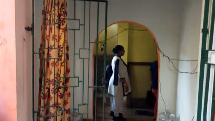 Baguihati News: পোষ্যকে অন্য ঘরে আটকে শয্যাশায়ী যুবককে 'খুন' Baguihati News: পোষ্যকে অন্য ঘরে আটকে শয্যাশায়ী যুবককে 'খুন'
