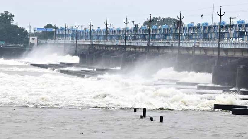 Water Release: ১২ ঘণ্টায় ৭ ফুট জল বেড়েছে দামোদরে, রাজ্যের অনুরোধে DVC-পাঞ্চেত কমালেও জল ছাড়া বাড়াল দুর্গাপুর ব্যারাজ