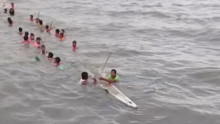 Boat Capsize: উত্তাল নদীতে ঢেউয়ের ধাক্কায় উল্টে গেল নৌকা, মৃত্যুমুখে ২০ কিশোর, তারপর যা হল…