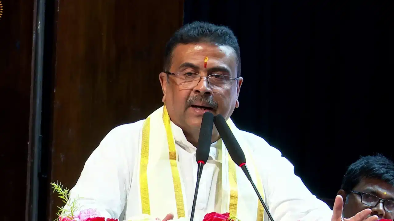 Suvendu Adhikari on Arrest: 'মা-বাবাকে ভেবেছিলাম ওড়িশা পাঠিয়ে দেব', হঠাৎ কেন শুভেন্দুর মুখে এমন কথা? Suvendu Adhikari on Arrest: 'মা-বাবাকে ভেবেছিলাম ওড়িশা পাঠিয়ে দেব', হঠাৎ কেন শুভেন্দুর মুখে এমন কথা?