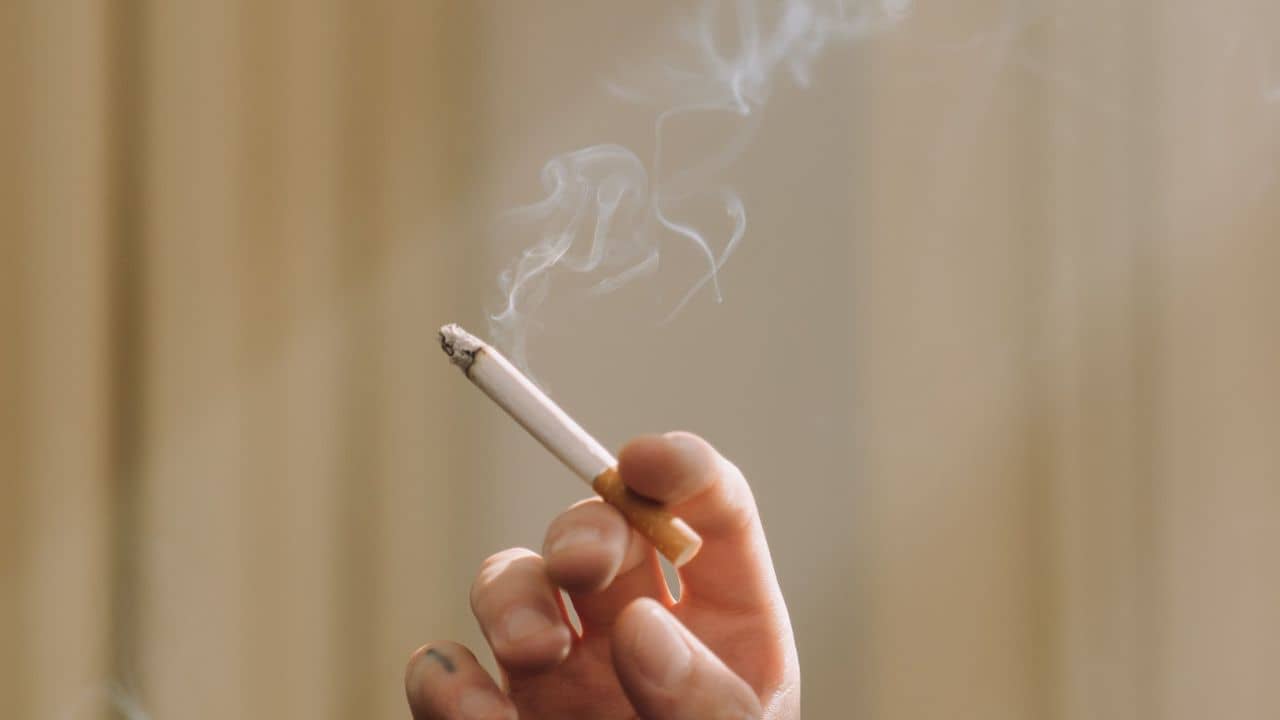 Cigarette Price Hike: ধূমপায়ীদের খরচ বাড়ল আরও, ফের দাম বাড়ল সিগারেটের! কোন ব্রান্ডের সিগারেটের নতুন দাম কত হল?
