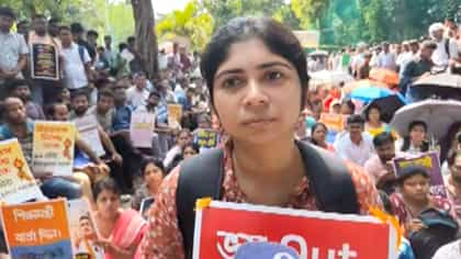 'একই কাজ করে ওঁরা পান মাসে ৩০ হাজার, আর আমরা পাই ৭ হাজার!'