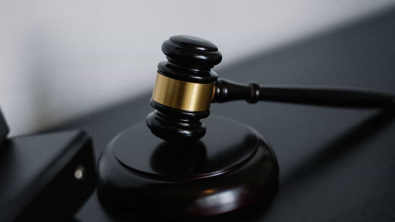 Jharkhand High Court: 'মহিলার শরীর থেকে পোশাক সরানো ধর্ষণ নয়', রায় বদল করল হাইকোর্ট Jharkhand High Court: 'মহিলার শরীর থেকে পোশাক সরানো ধর্ষণ নয়', রায় বদল করল হাইকোর্ট