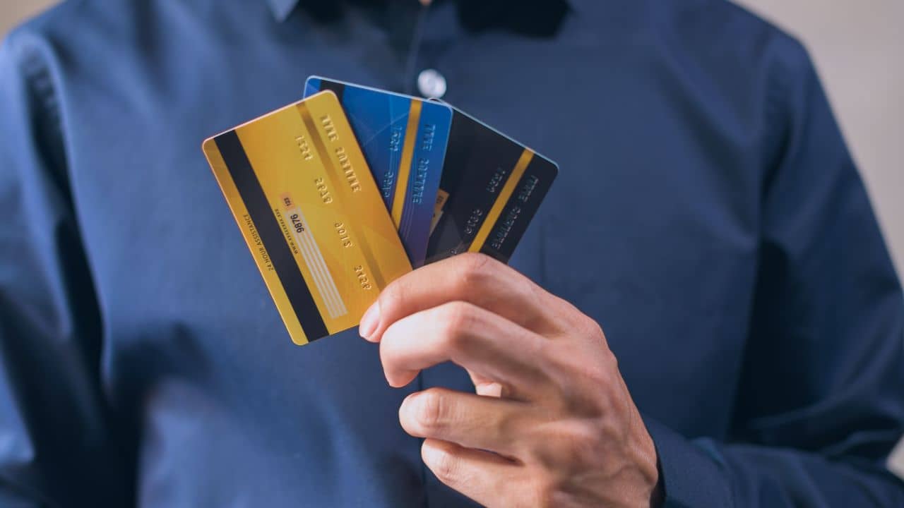 Credit Card: হারানো ক্রেডিট কার্ডে লেনদেন হলে দায় কার? আপনার না ব্যাঙ্কের?