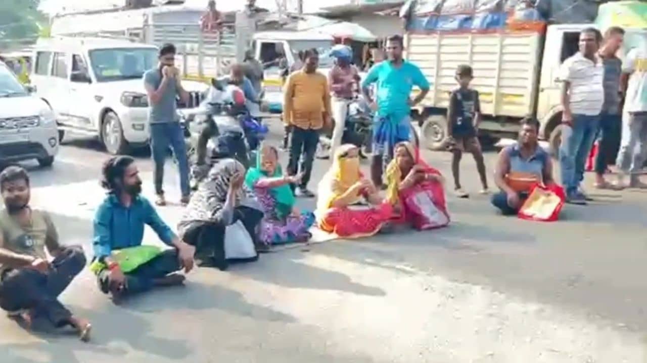 আমরা কী দোষ করলাম?, জাতীয় সড়কে বসে ডায়ালিসিস করাতে আসা রোগীর পরিবাররা, কারণ কী?