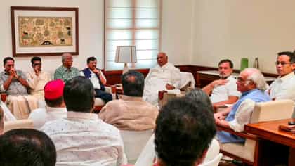জ্ঞানেশ কুমারের অপসারণ চেয়ে আবার সুর চড়াবে ইন্ডিয়া জোট?