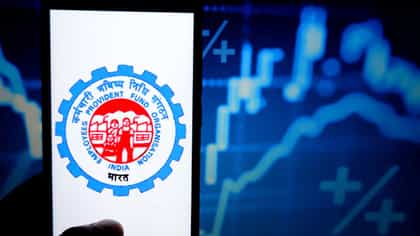 বদলে গেল PF তোলার নিয়ম, কতবার অ্যাকাউন্ট থেকে টাকা তুলতে পারবেন?
