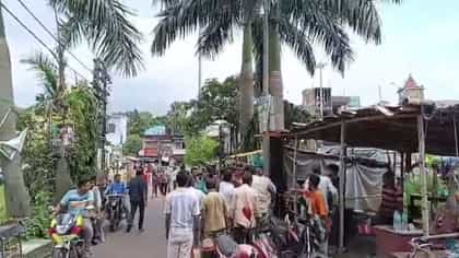 বাড়ি নিয়ে গিয়ে মাংস ধোয়ার সময়েই বুঝতে পেরেছিলেন! যা হল...