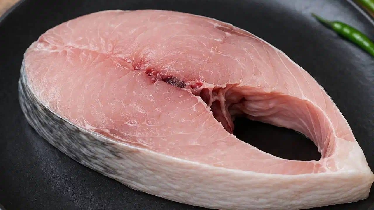 Boneless Hilsa Fish: এভাবে ঘরেই সহজে ইলিশের কাঁটা ছাড়িয়ে Boneless করে ফেলুন