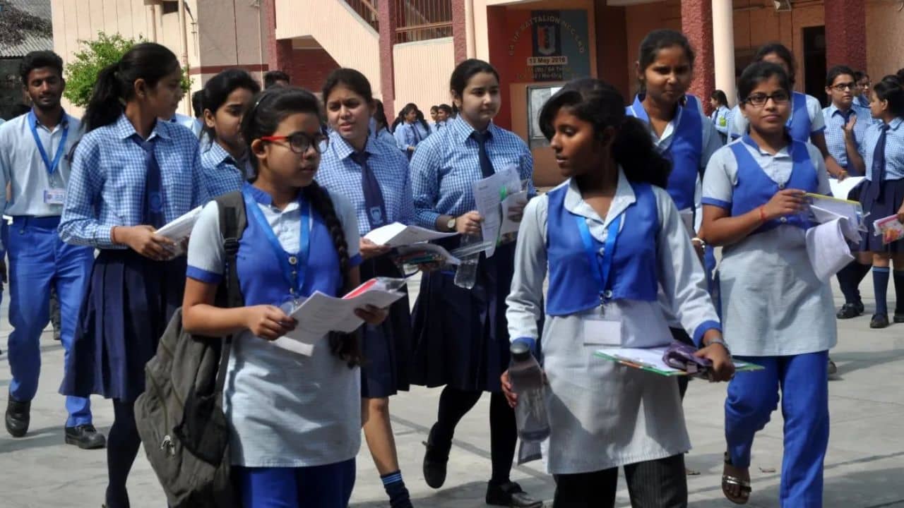 Higher Secondary 3rd Semester: হাতে আর এক মাসও নেই! উচ্চ মাধ্যমিকের তৃতীয় সেমিস্টার নিয়ে বড় ঘোষণা বোর্ডের