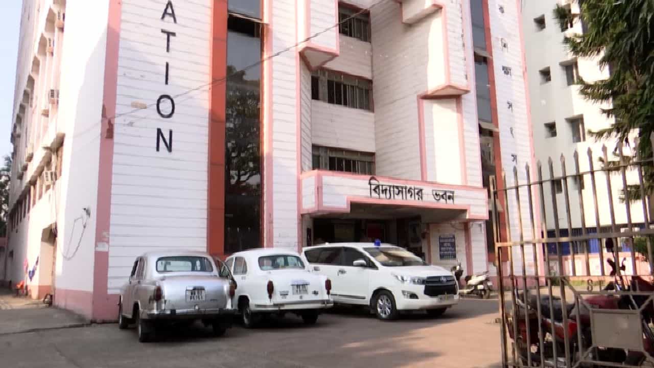 Higher-Secondary Exam: উপনির্বাচনের জন্য পিছিয়ে যাচ্ছে উচ্চ-মাধ্যমিক পরীক্ষা, জেনে নিন নতুন রুটিন Higher-Secondary Exam: উপনির্বাচনের জন্য পিছিয়ে যাচ্ছে উচ্চ-মাধ্যমিক পরীক্ষা, জেনে নিন নতুন রুটিন