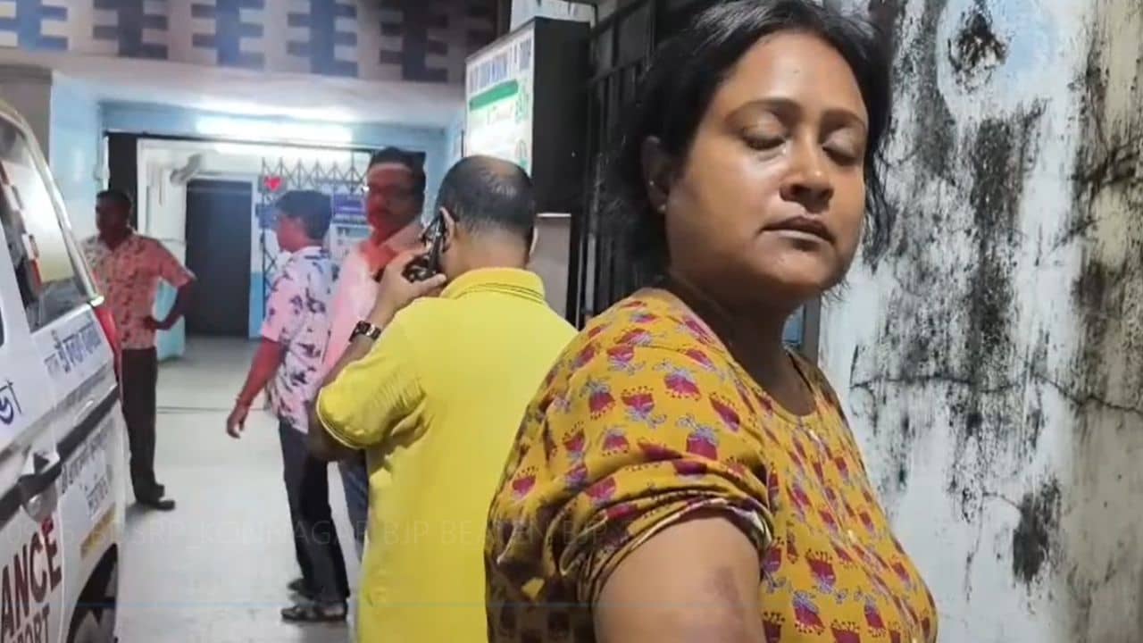 Hooghly BJP Chaos: আচমকা এসে বিজেপি কর্মীদের ফেলে পেটালেন বিজেপি কর্মীরা
