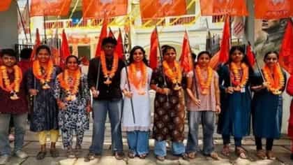 ছাত্র সংসদ নির্বাচনে SFI-কে 'ক্লিন বোল্ড', দিল্লির পর কেরলেও ABVP ঝড়!