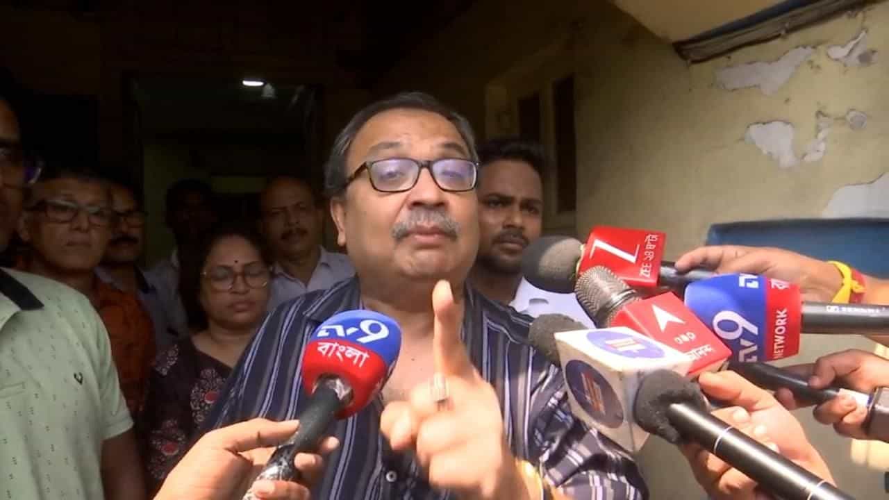 Kunal Ghosh: 'আজ আমার গুলিবিদ্ধ দেহ পাওয়া যেত, জানি না এটাই আমার শেষ বিবৃতি কি না', বললেন কুণাল Kunal Ghosh: 'আজ আমার গুলিবিদ্ধ দেহ পাওয়া যেত, জানি না এটাই আমার শেষ বিবৃতি কি না', বললেন কুণাল