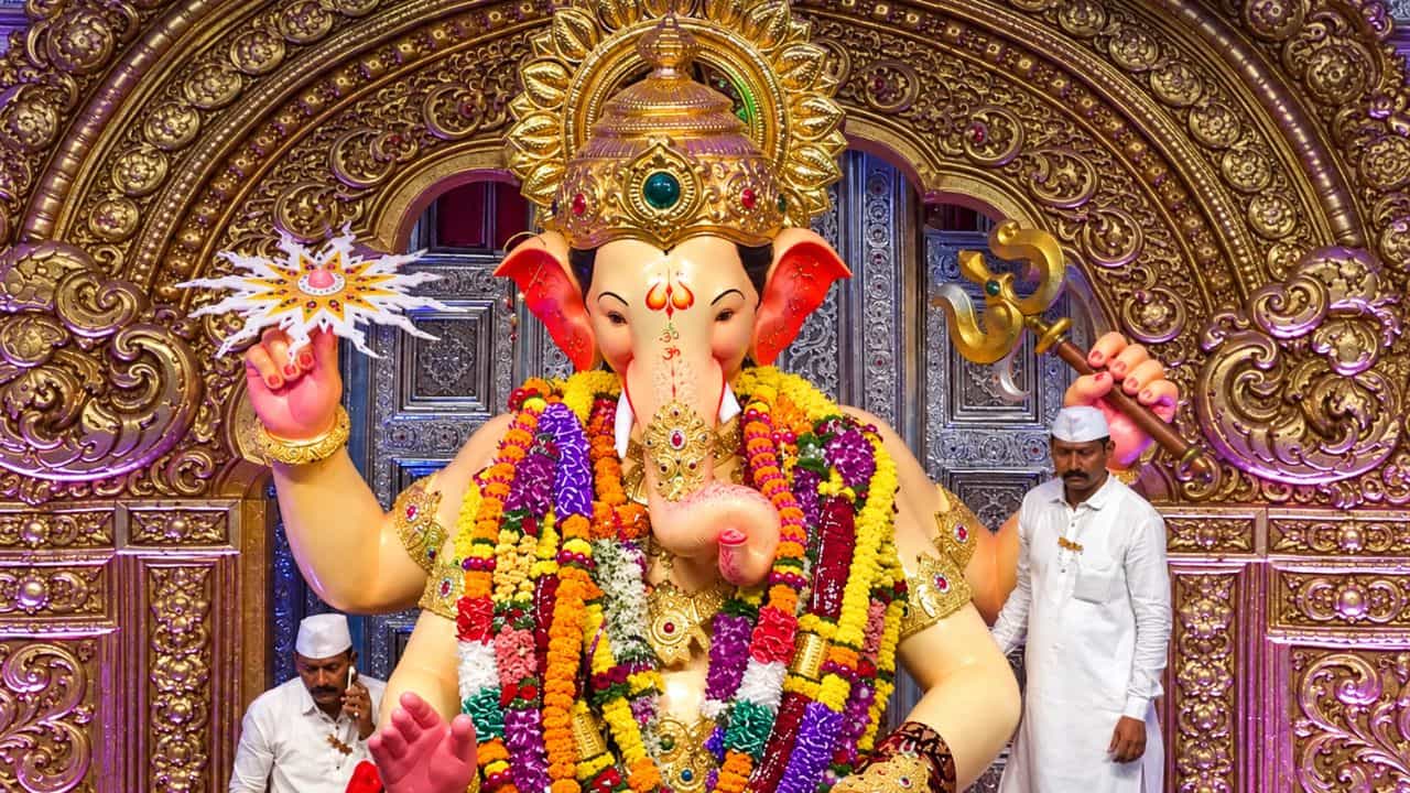 Lalbaugcha Raja History Ganesh: জানেন কীভাবে শুরু হয় মুম্বইয়ের 'লালবাগচা রাজা' গণেশ পুজো? Lalbaugcha Raja History Ganesh: জানেন কীভাবে শুরু হয় মুম্বইয়ের 'লালবাগচা রাজা' গণেশ পুজো?