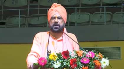 বাংলার বুদ্ধিজীবীদের বৃহন্নলা বললেন কার্তিক মহারাজ