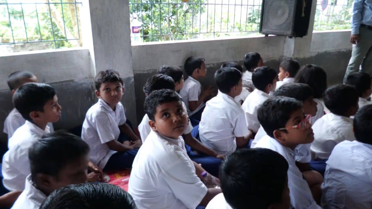 Primary School App: সন্তান স্কুল থেকে বেরলেই নোটিফিকেশন চলে যাবে বাবা-মায়ের কাছে, অ্যাপেই থাকবে হোমওয়ার্ক