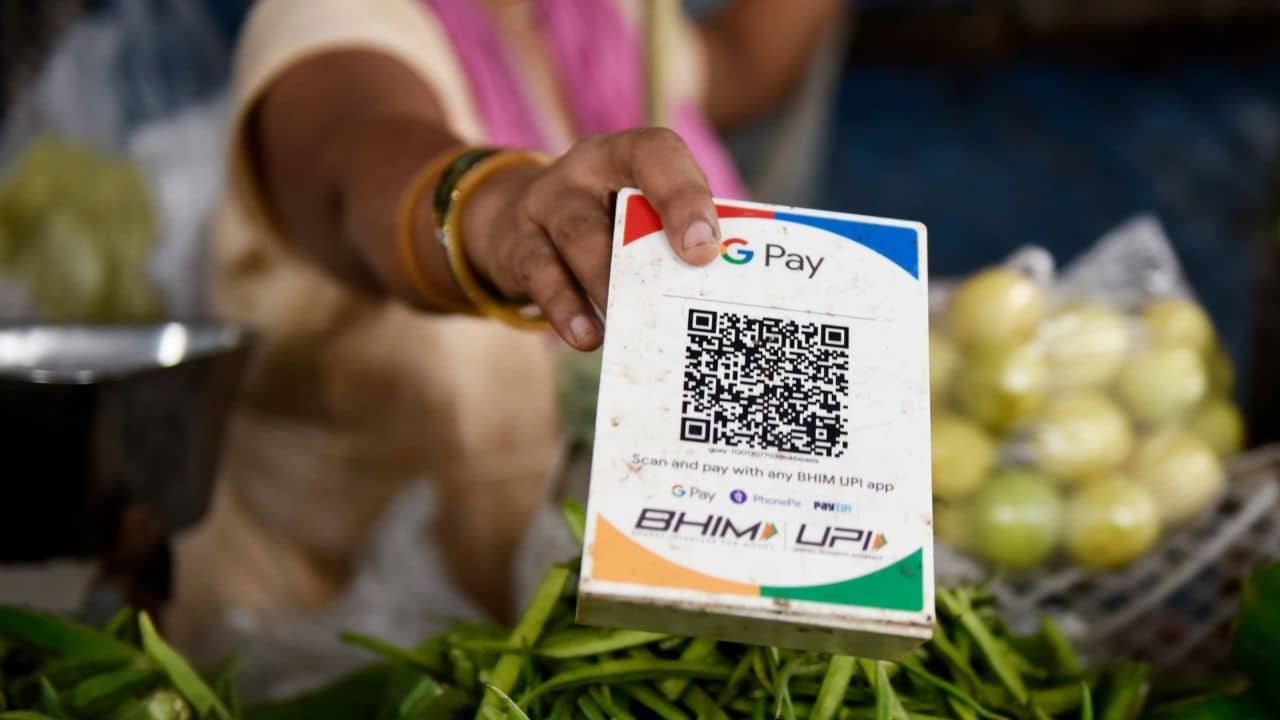 UPI Charge: UPI লেনদেন করতে কত টাকা লাগবে, ঘোষণা করল কেন্দ্র, সব ক্ষেত্রে চার্জ নয়
