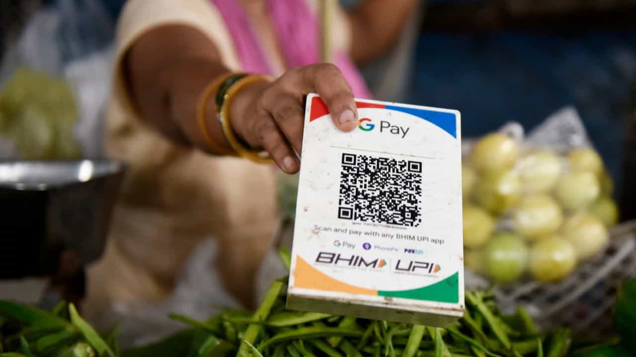 UPI Charge: UPI লেনদেন করতে কত টাকা লাগবে, ঘোষণা করল কেন্দ্র, সব ক্ষেত্রে চার্জ নয় UPI Charge: UPI লেনদেন করতে কত টাকা লাগবে, ঘোষণা করল কেন্দ্র, সব ক্ষেত্রে চার্জ নয়