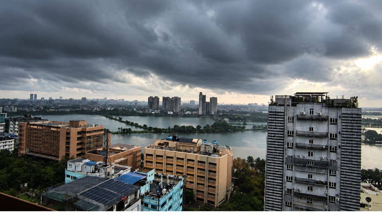 Weather-Heavy Rain Alert: হতে পারে হড়পা বান, নামতে পারে ধস, বর্ষা-শেষে তুমুল বিপর্যের আশঙ্কা
