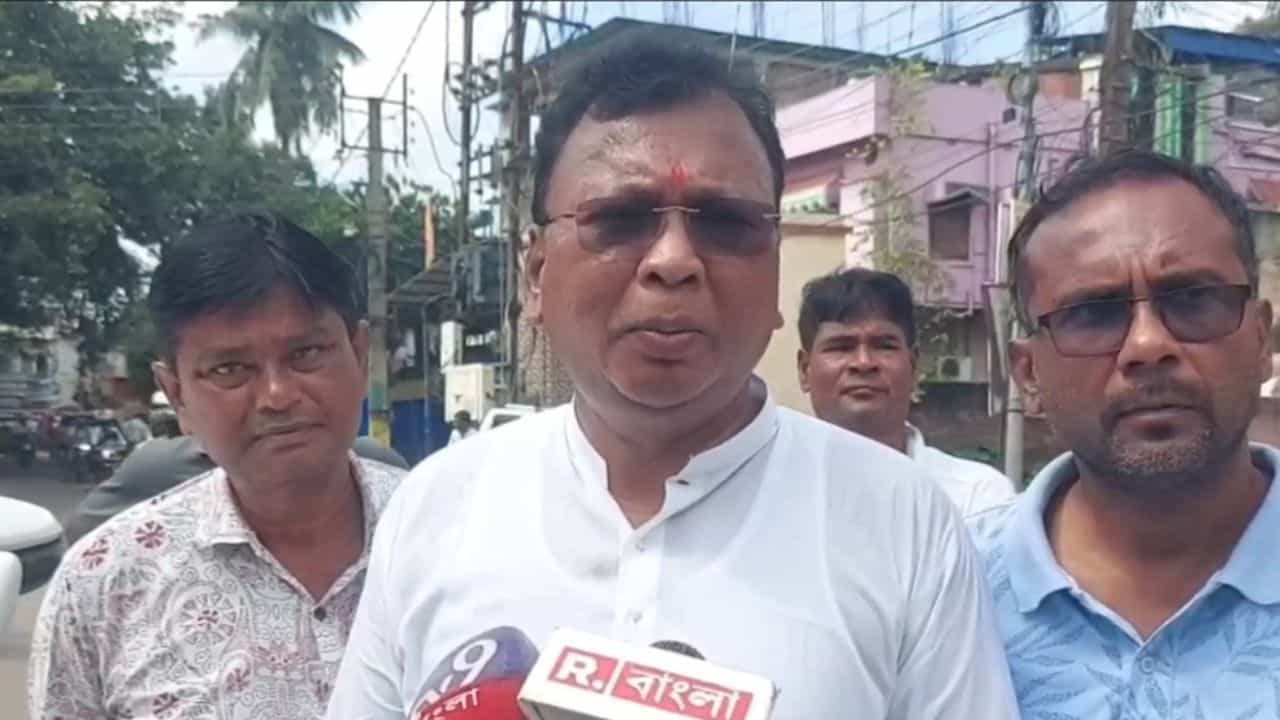 Khudiram Tudu: নিয়মবহির্ভূত মাদ্রাসার বিরুদ্ধে আরও কড়া পদক্ষেপ, বার্তা মন্ত্রীর Khudiram Tudu: নিয়মবহির্ভূত মাদ্রাসার বিরুদ্ধে আরও কড়া পদক্ষেপ, বার্তা মন্ত্রীর