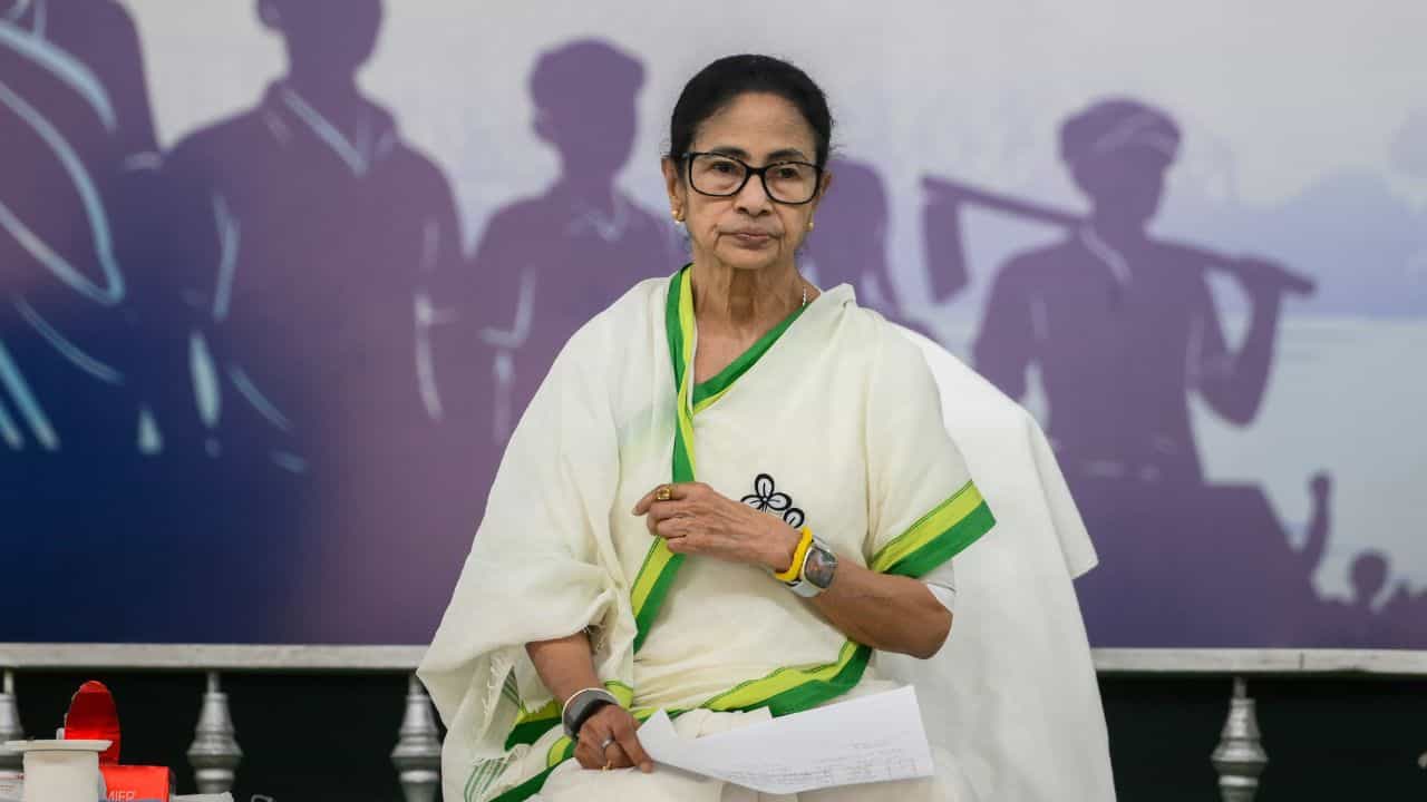 Mamata Banerjee Symbol: 'মমতা' ও থাকবে 'তৃণমূল'ও থাকবে, পছন্দ হিসেবে কৌশলী নাম পাঠাল কালীঘাট Mamata Banerjee Symbol: 'মমতা' ও থাকবে 'তৃণমূল'ও থাকবে, পছন্দ হিসেবে কৌশলী নাম পাঠাল কালীঘাট