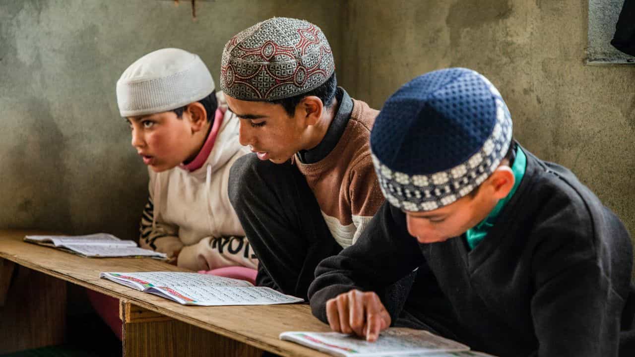 Madrasah Closed: বাংলার ২৫২টি অনুমোদনহীন মাদ্রাসাকে বন্ধের নির্দেশ দিল রাজ্য সরকার Madrasah Closed: বাংলার ২৫২টি অনুমোদনহীন মাদ্রাসাকে বন্ধের নির্দেশ দিল রাজ্য সরকার