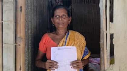 ভুয়ো ফর্ম বিলি করে আবাসের ঘর পাইয়ে দেওয়ার অভিযোগ,পলাতক কংগ্রেস নেতা