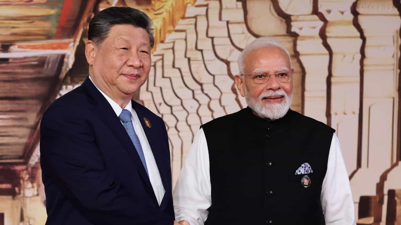 Modi-Xi Jinping Meeting: 'ভারত-চিন একে অপরের ক্ষমতা থেকে শিক্ষা নিতে পারে', মোদীর সঙ্গে দ্বিপাক্ষিক বৈঠকে বার্তা জিনপিংয়ের Modi-Xi Jinping Meeting: 'ভারত-চিন একে অপরের ক্ষমতা থেকে শিক্ষা নিতে পারে', মোদীর সঙ্গে দ্বিপাক্ষিক বৈঠকে বার্তা জিনপিংয়ের
