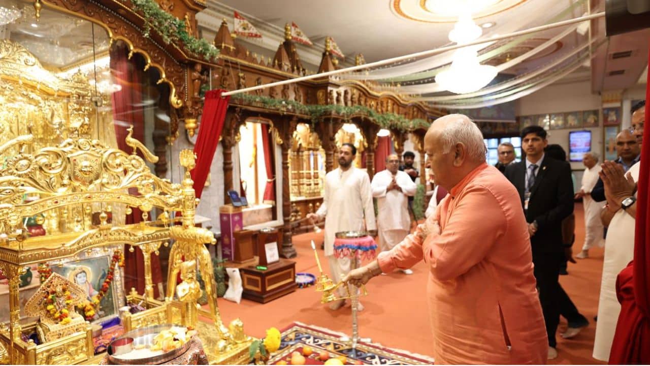 Mohan Bhagwat: লন্ডনে স্বামীনারায়ণ মন্দির ও খালসা জাঠা গুরুদ্বারে মোহন ভাগবত, দিলেন সম্প্রীতির বার্তা
