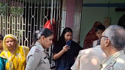 ২০০৭এর মামলায় ফের গ্রেফতারি পরোয়ানা, নেতাদের বাড়ি বাড়ি পুলিশ-বাহিনী