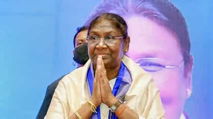 জাতীয় চলচ্চিত্র পুরস্কারে এবার সেরা হলেন কারা, ভিডিয়োতে দেখুন