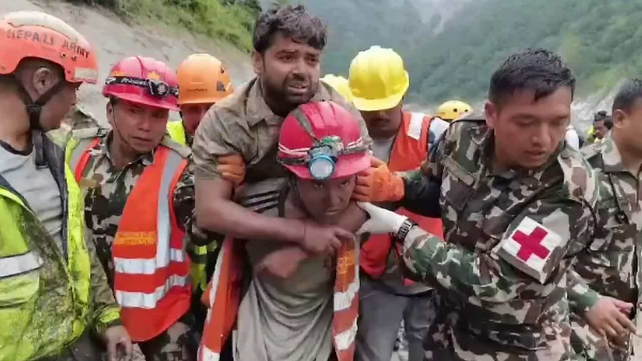 Nepal Flood: নেপালের উদ্ধারকাজে এখন 'লাইফলাইন' ৫০০ ইঞ্জিনিয়রের হোয়াটঅ্যাপ গ্রুপ, প্রাণের খোঁজে কীভাবে কাজ করছে? Nepal Flood: নেপালের উদ্ধারকাজে এখন 'লাইফলাইন' ৫০০ ইঞ্জিনিয়রের হোয়াটঅ্যাপ গ্রুপ, প্রাণের খোঁজে কীভাবে কাজ করছে?