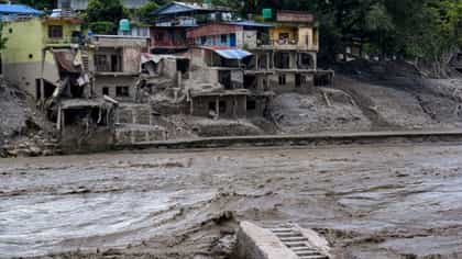 নেপালে মৃতের সংখ্যা হাজার ছাড়াল, নতুন সতর্কতা জারি