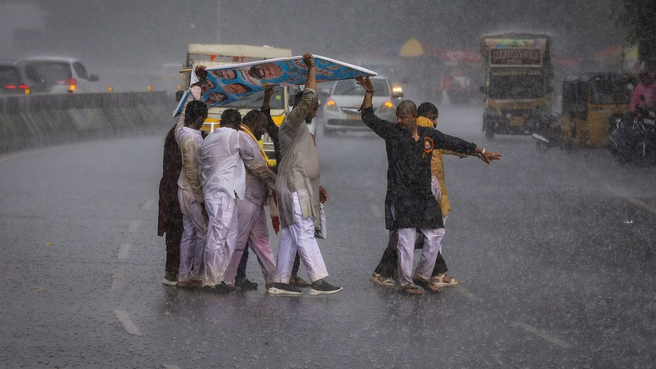 West Bengal Weather Update: দুর্গাপুজোর আগেই নিম্নচাপের ফাঁড়া, সেপ্টেম্বরের শেষেই ডুববে বাংলা? সতর্ক করল হাওয়া অফিস