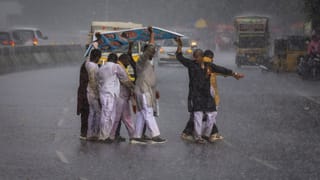 West Bengal Weather Update: দুর্গাপুজোর আগেই নিম্নচাপের ফাঁড়া, সেপ্টেম্বরের শেষেই ডুববে বাংলা? সতর্ক করল হাওয়া অফিস